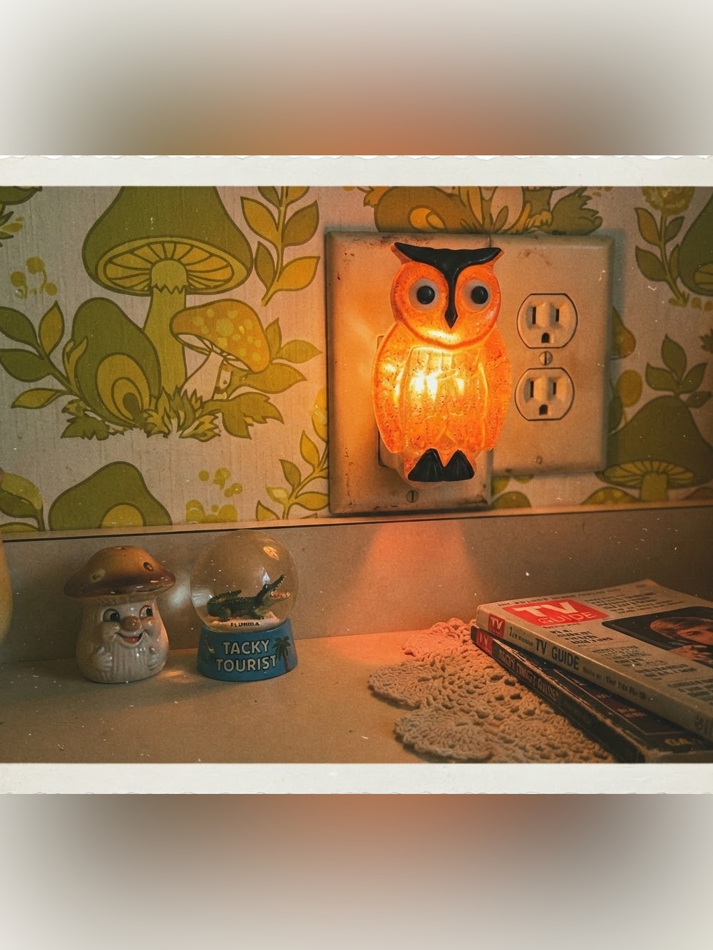 Vintage 1970s Amber Lucite Glitter Owl Plug-In Nightlight Made in Japan MCM